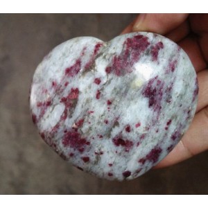 Figūrėlė "Širdelė" (rožinis kvarcas, 120 g.)
