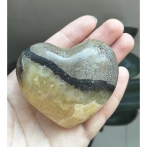 Figūrėlė "Originalioji širdelė" (kvarco kirstalas, 5.9 x 5,9 cm, 123 g.)