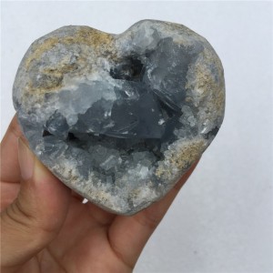 Figūrėlė "Originaliausioji širdelė 3" (žydrasis kristalas, 6 cm)