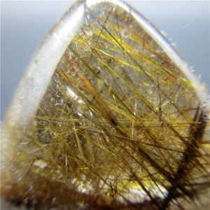 Mineralas su inklūzais "Skaidrusis kiaušinis 5" (chloritas, 6 g)