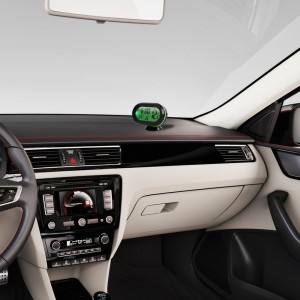 Automobilio LCD laikrodis - termometras "Tikslumas 2"