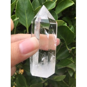 Natūralus mineralas "Permatomas obeliskas 8" (kvarco kristalas, 7 cm, 70 g)