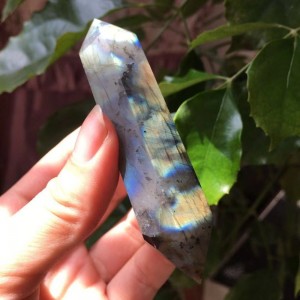 Natūralus mineralas "Labradorito obeliskas X" (labradoritas, 9 cm