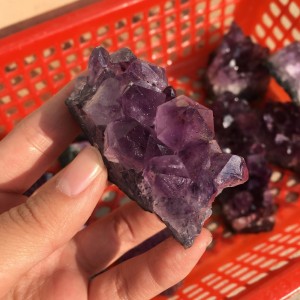 Natūralus mineralas "Originaliausias" (ametisto kristalas, 78 g)