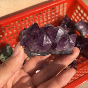 Natūralus mineralas "Originaliausias" (ametisto kristalas, 78 g)