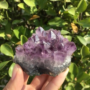 Natūralus mineralas "Violetinė Reiki 2" (ametisto kristalas, 142 g)