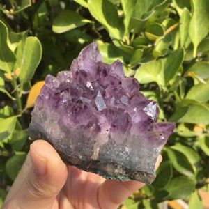 Natūralus mineralas "Violetinė Reiki 2" (ametisto kristalas, 142 g)
