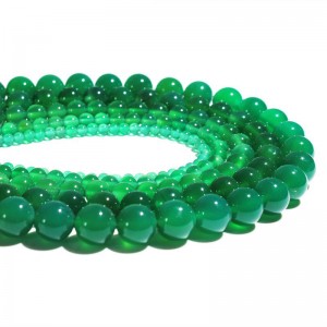 Karoliukai "Žalioji elegancija 2" (žaliasis agatas)