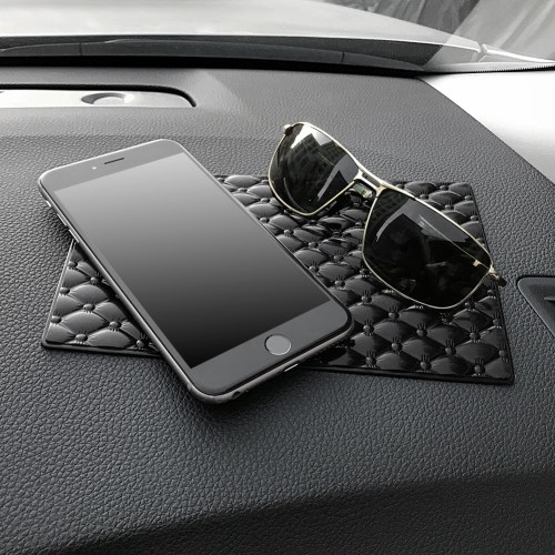 Neslystantis kilimėlis automobiliui "Progresas 22" (19.5 x 12.5 cm)