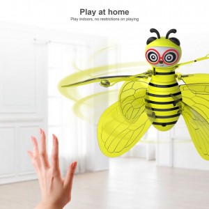 Skraidantis žaislas "Puikioji bitutė" (su distanciniu valdymu)