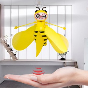 Skraidantis žaislas "Puikioji bitutė" (su distanciniu valdymu)