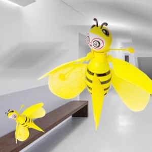 Skraidantis žaislas "Puikioji bitutė" (su distanciniu valdymu)