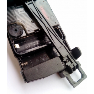 Sieninio laikrodžio mechanizmas "Gegutė su kardais ir alebarda" (18 mm ašis)