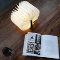 Pastatoma LED lempa "Šviečianti knyga"