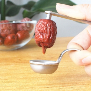 Vyšnių kauliukų spaudiklis "Aukščiausia klasė 3"