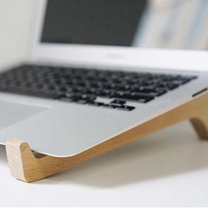 Medinis stovelis kompiuteriui "Paprastumas"