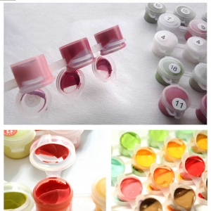 Paveikslas "Puikusis katinas žydinčiame sode prie gėlės"