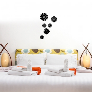 Veidrodiniai lipdukai "Nuostabieji žiedai 2" (45 x 45 cm)