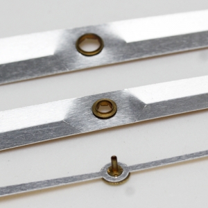 Laikrodžio mechanizmas "Stilingieji sidabriniai kardai"