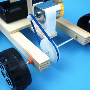 Surenkamas vaikiškas konstruktorius "Automobiliukas mylimukas" (vaiko lavinimas, aukštos kokybės)