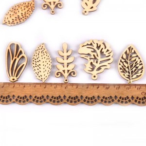 Medinės figūrėlės "Miško lapai" (25 vnt., 20-40 mm)