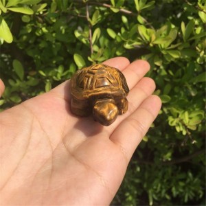 Figūrėlė "Vėžliukas 3"  (kvarcas "tigro akis", 4 x 2 x 2.5 cm)