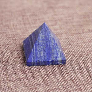Figūrėlė "Piramidė" (Lapis lazuli kvarco kristalas, 30 - 35 mm)
