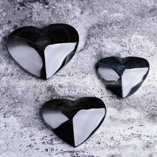 Figūrėlė "Juodoji širdelė" (4 cm, vaivorykštinis obsidianas)