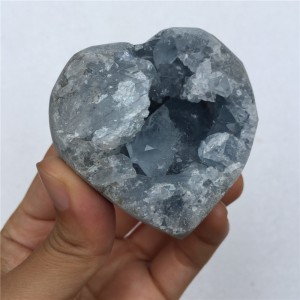 Figūrėlė "Originaliausioji širdelė 3" (žydrasis kristalas, 6 cm)