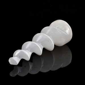 Figūrėlė "Spiralinis bokštas" (selenitas, 11 cm, 100 g)