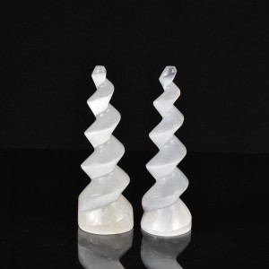 Figūrėlė "Spiralinis bokštas" (selenitas, 11 cm, 100 g)