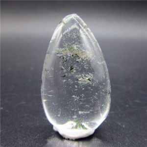 Mineralas su inklūzais "Skaidrusis kiaušinis" (chloritas, 8 g)