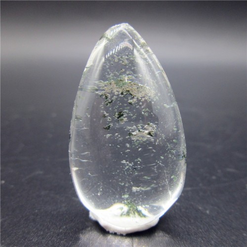 Mineralas su inklūzais "Skaidrusis kiaušinis" (chloritas, 8 g)