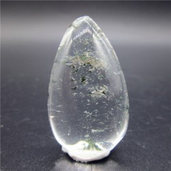 Mineralas su inklūzais "Skaidrusis kiaušinis" (chloritas, 8 g)