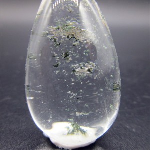 Mineralas su inklūzais "Skaidrusis kiaušinis" (chloritas, 8 g)