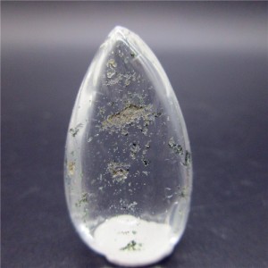 Mineralas su inklūzais "Skaidrusis kiaušinis" (chloritas, 8 g)