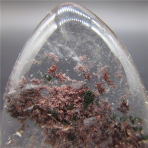 Mineralas su inklūzais "Skaidrusis kiaušinis 2" (chloritas, 8 g)