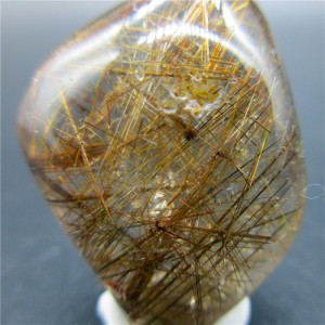 Mineralas su inklūzais "Skaidrusis lašas 2" (chloritas, 8 g)