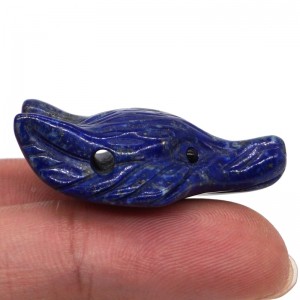 Pakabuko figūrėlė "Mėlynoji vilko galva 4" (Lapis lazuli kvarco kristalas, 34 x 25 x 11 mm)