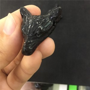 Pakabuko figūrėlė "Juodoji vilko galva 5" (2.5 cm)