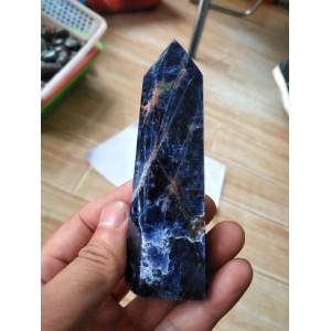 Natūralus mineralas "Mėlynasis obeliskas" (9 cm, 90 g)