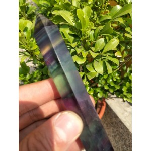 Natūralus mineralas "Spalvotasis obeliskas" (floritas, 10 cm)