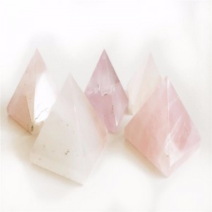 Piramidė "Rožinė nuostabuma" (rožinis kvarcas, 3 x 3 cm, 60 g)