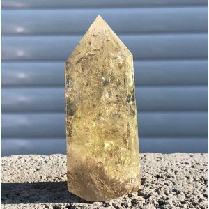 Natūralus mineralas "Geltonasis obeliskas 2" (citrino kristalas, 8 cm, 70 g)