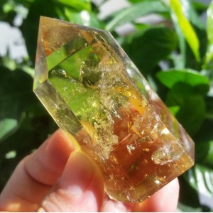Natūralus mineralas "Geltonasis obeliskas 3" (dūminis citrino kristalas, 7 cm, 70 g)