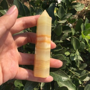 Natūralus mineralas "Geltonasis obeliskas 4" (afganistano jado kristalas, 9 cm, 70 g)