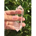 Natūralus mineralas "Permatomas obeliskas 2" (kvarco kristalas, 7 cm, 70 g)