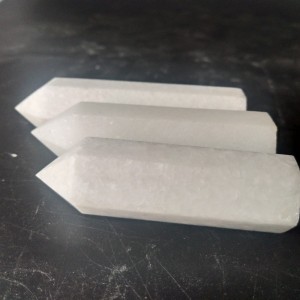 Natūralus mineralas "Baltasis obeliskas" (baltasis jadas, 7 cm)