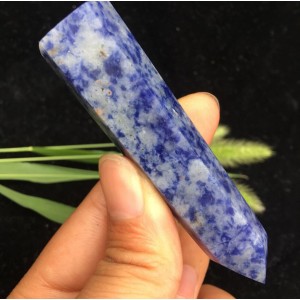 Natūralus mineralas "Modernus obeliskas 2" (Lapis Lazuli, 8 cm, 65 g)