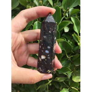 Natūralus mineralas "Modernus obeliskas 3" (Jadas, 7 cm, 72 g)